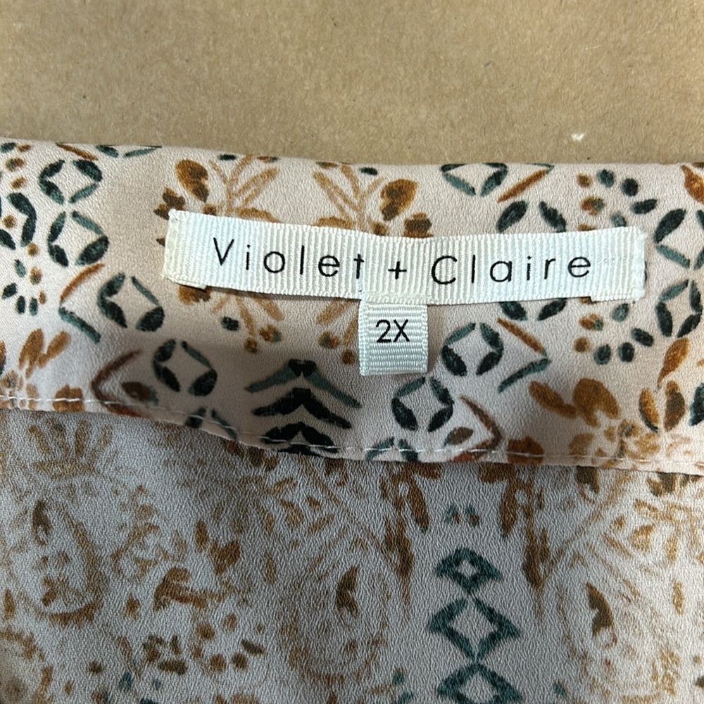 Violet+Claire Tan/Brown Pattered V Neck Tunic Sz 2X - Picture 10 of 11